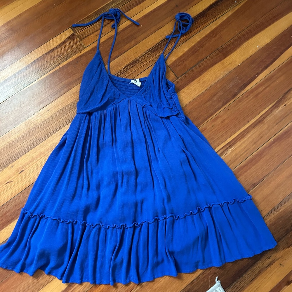 blue dress